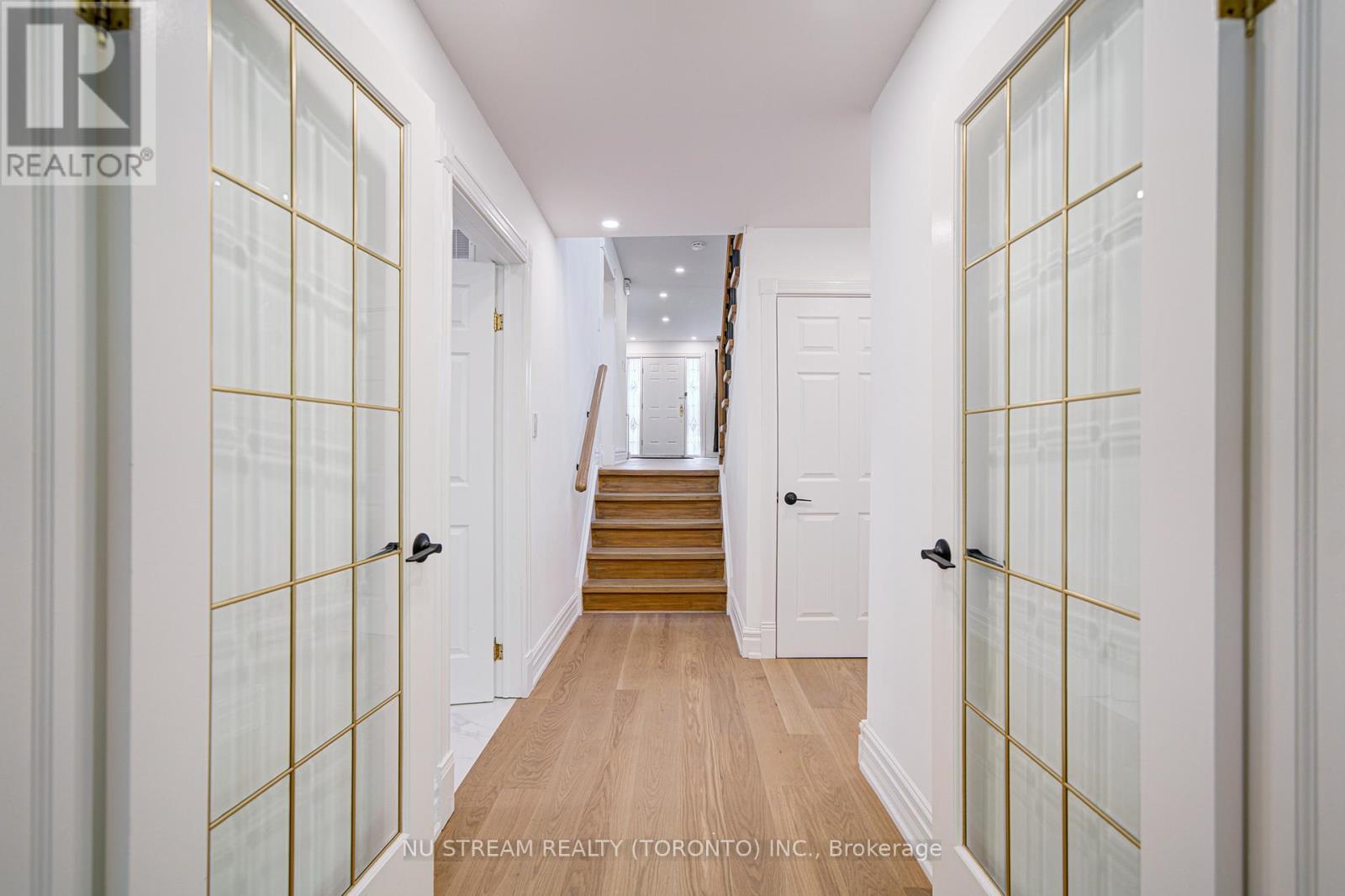 8 Hemingway Crescent, Markham, Ontario L3R 2A4 - Photo 10 - N12519410