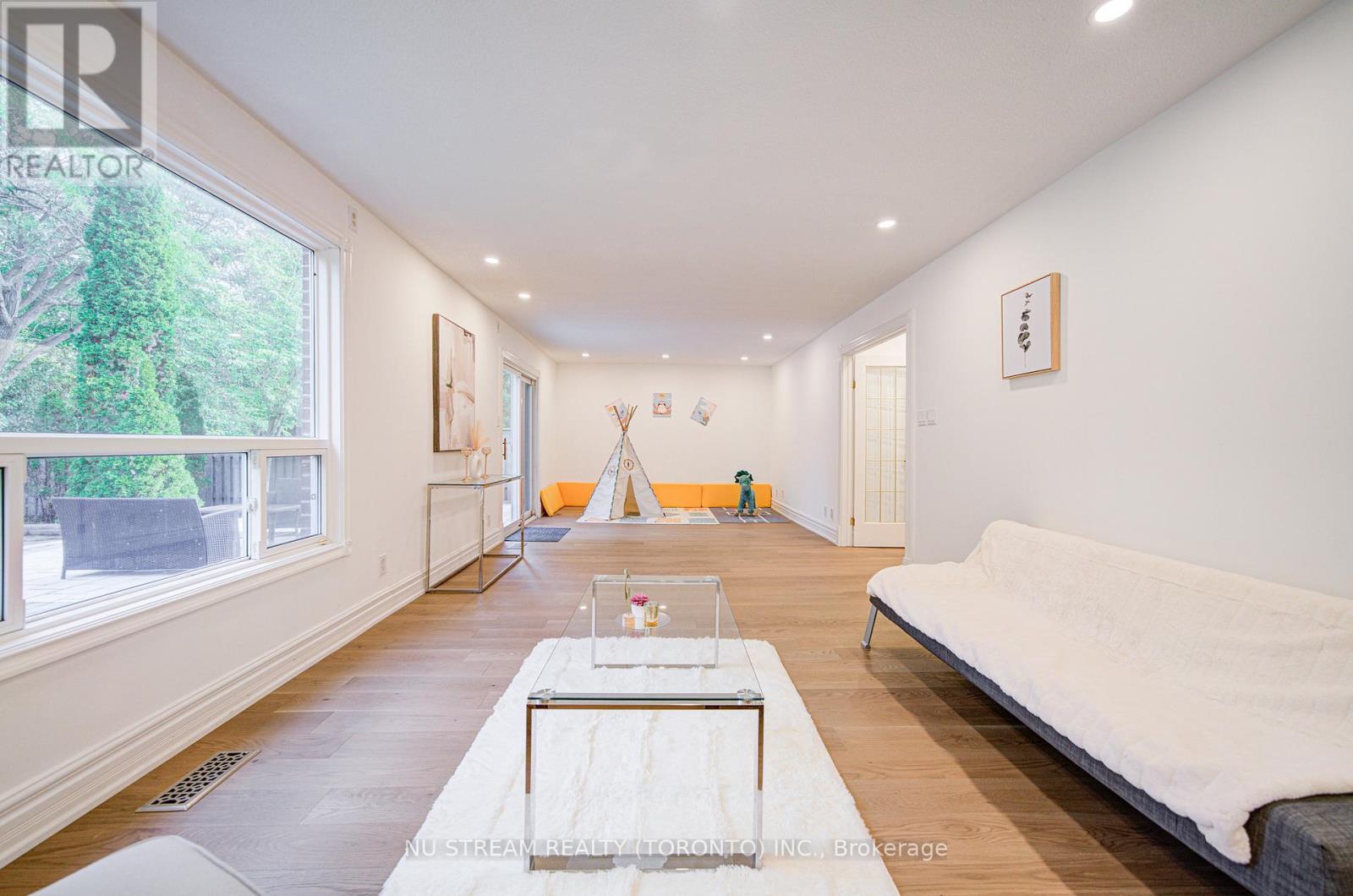 8 Hemingway Crescent, Markham, Ontario L3R 2A4 - Photo 16 - N12519410