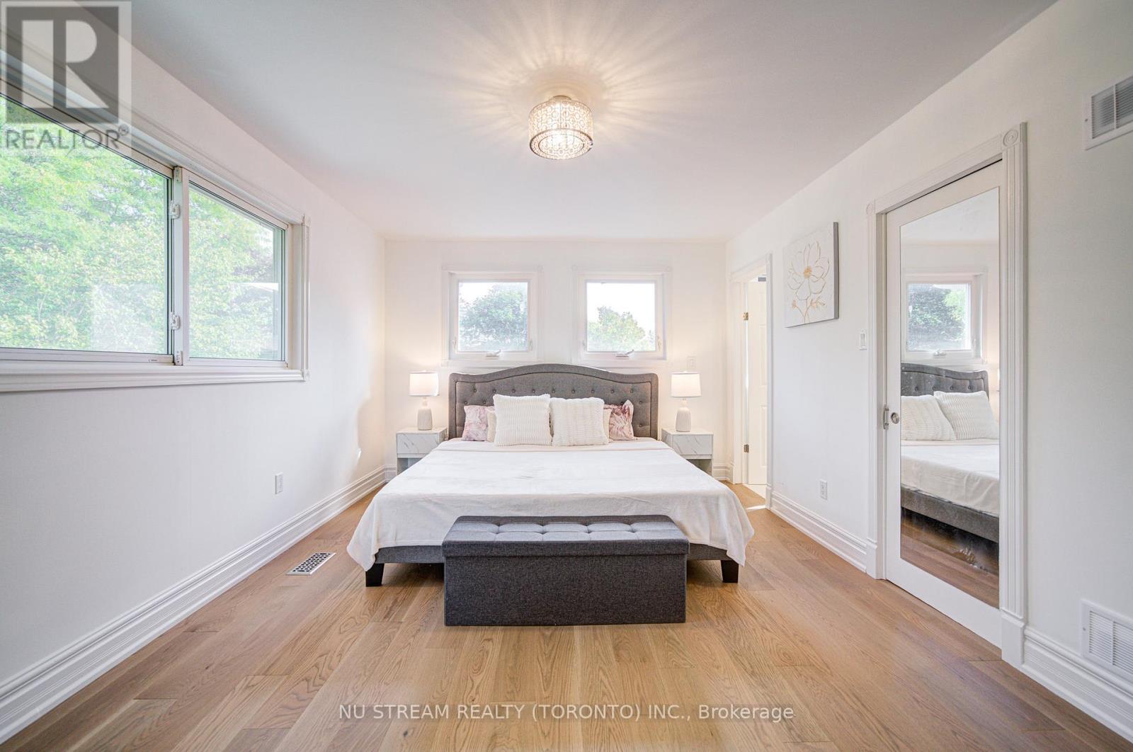 8 Hemingway Crescent, Markham, Ontario L3R 2A4 - Photo 17 - N12519410