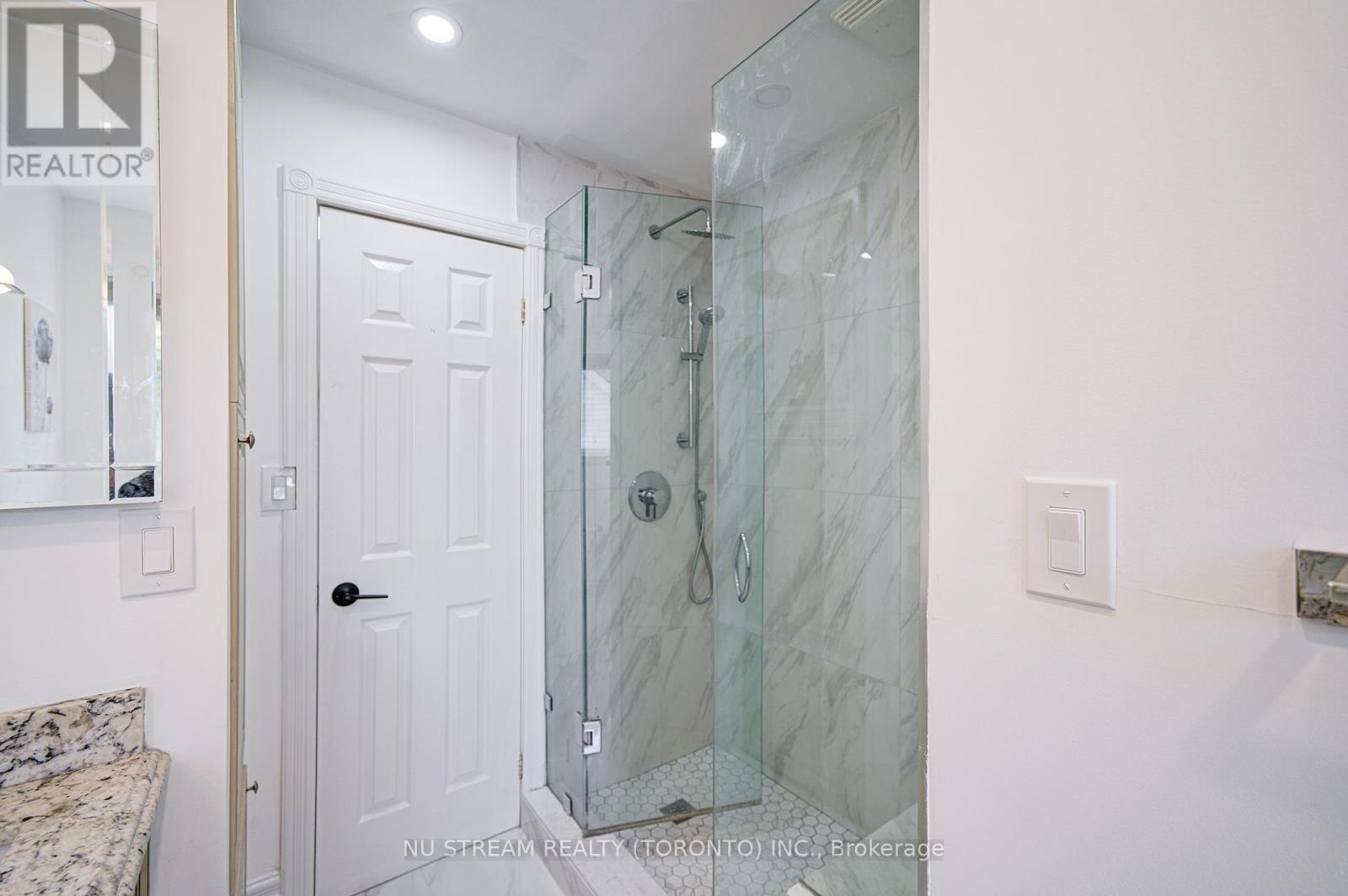 8 Hemingway Crescent, Markham, Ontario L3R 2A4 - Photo 21 - N12519410