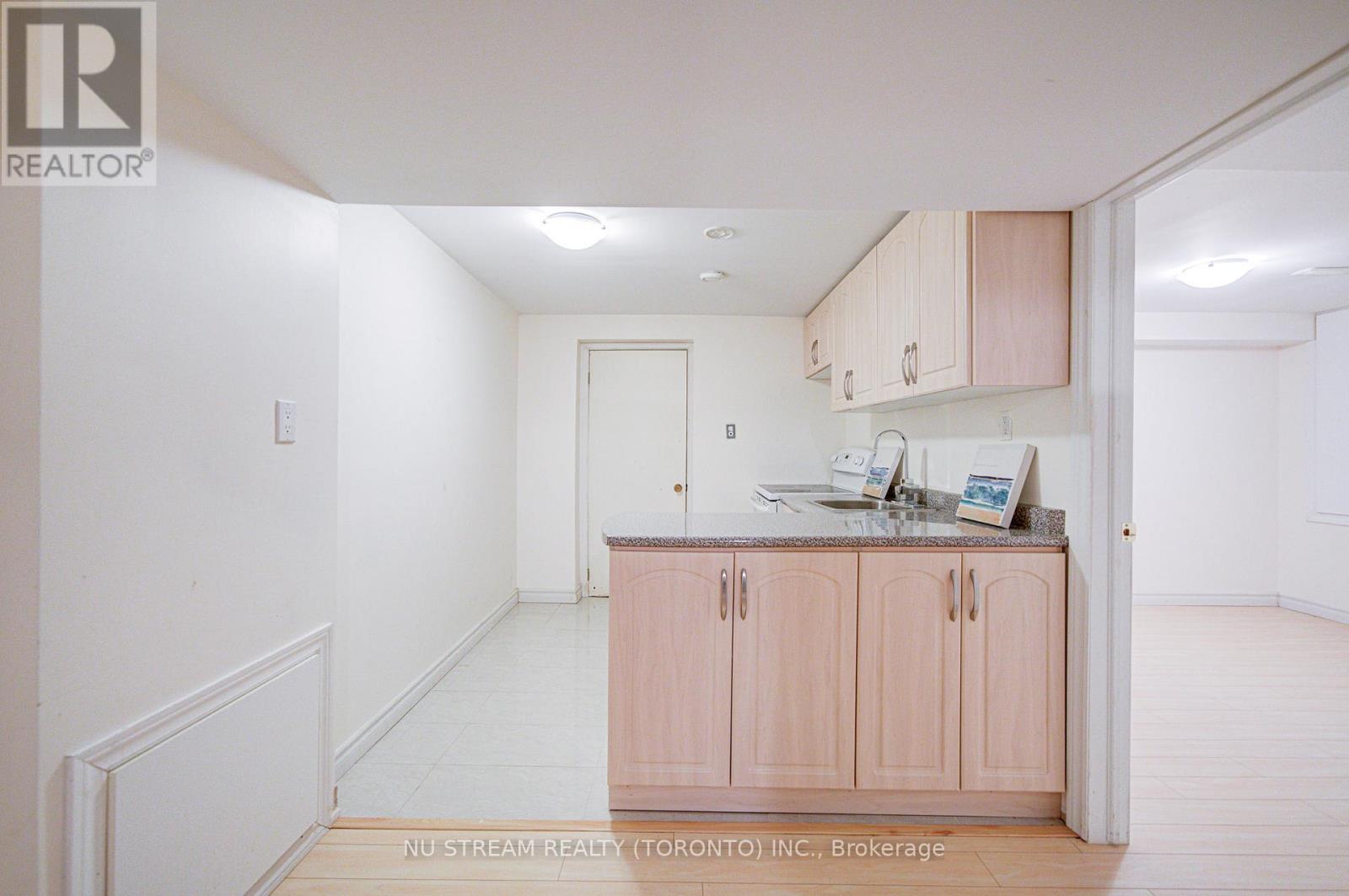 8 Hemingway Crescent, Markham, Ontario L3R 2A4 - Photo 30 - N12519410