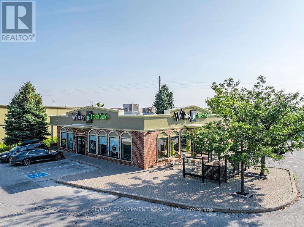 501 Bryne Drive, Barrie, Ontario L4N 9P7 - Photo 3 - S12519338