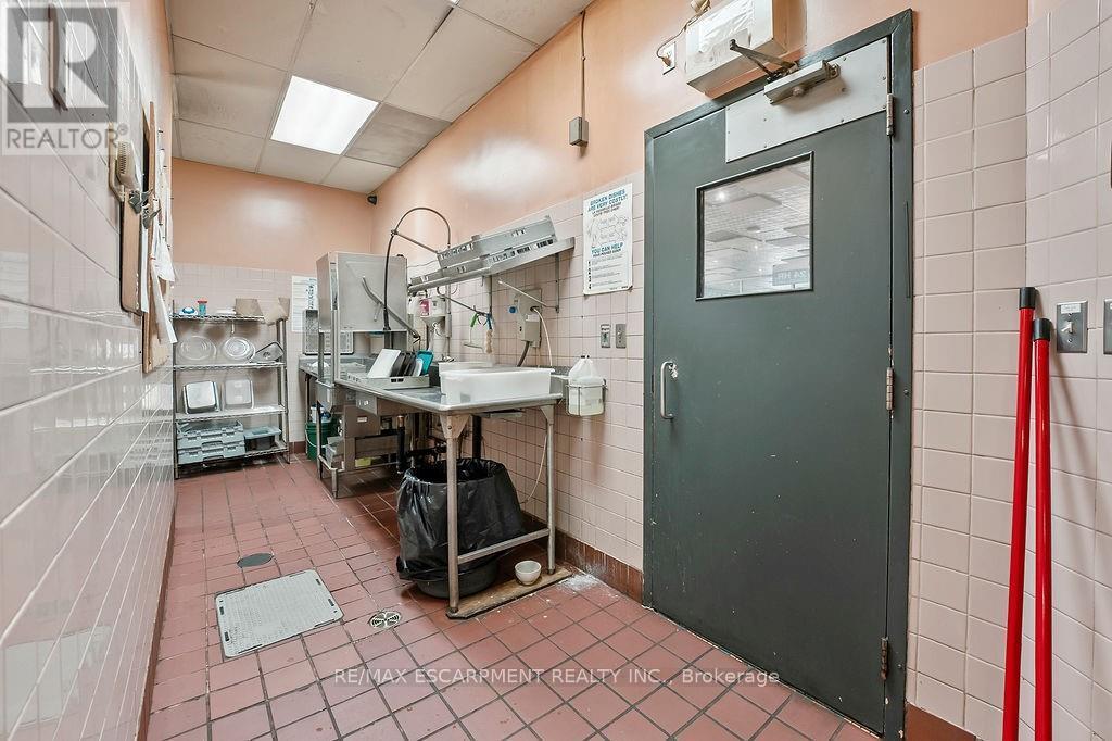 501 Bryne Drive, Barrie, Ontario L4N 9P7 - Photo 30 - S12519338