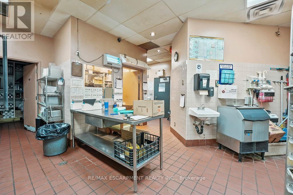 501 Bryne Drive, Barrie, Ontario L4N 9P7 - Photo 38 - S12519338