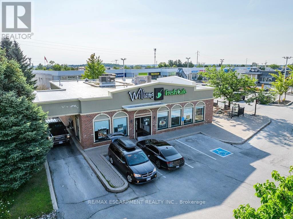 501 Bryne Drive, Barrie, Ontario L4N 9P7 - Photo 4 - S12519338