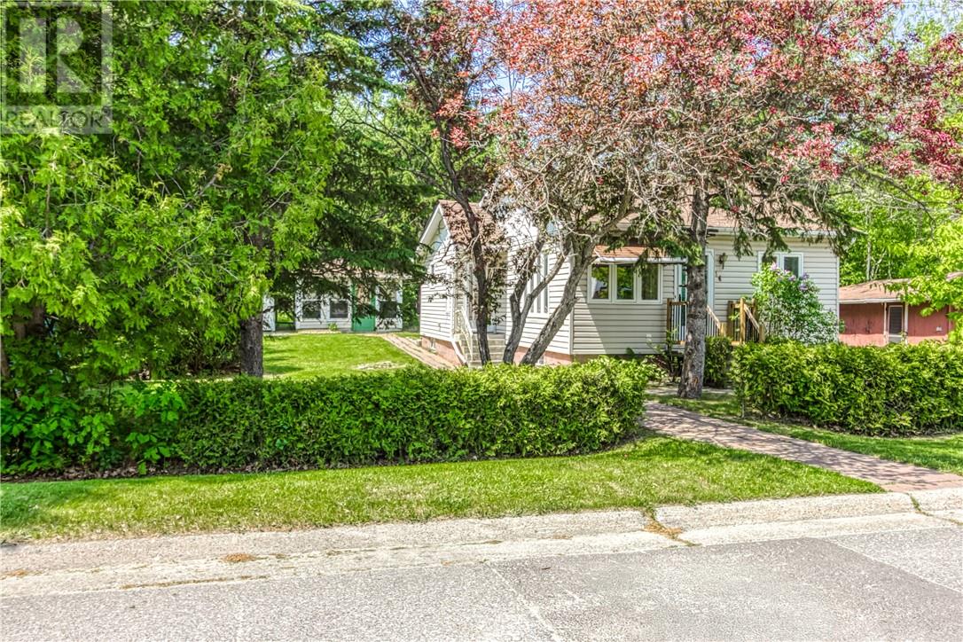 14 Oak Avenue, Coniston, Ontario P0M 1M0 - Photo 2 - 2125551