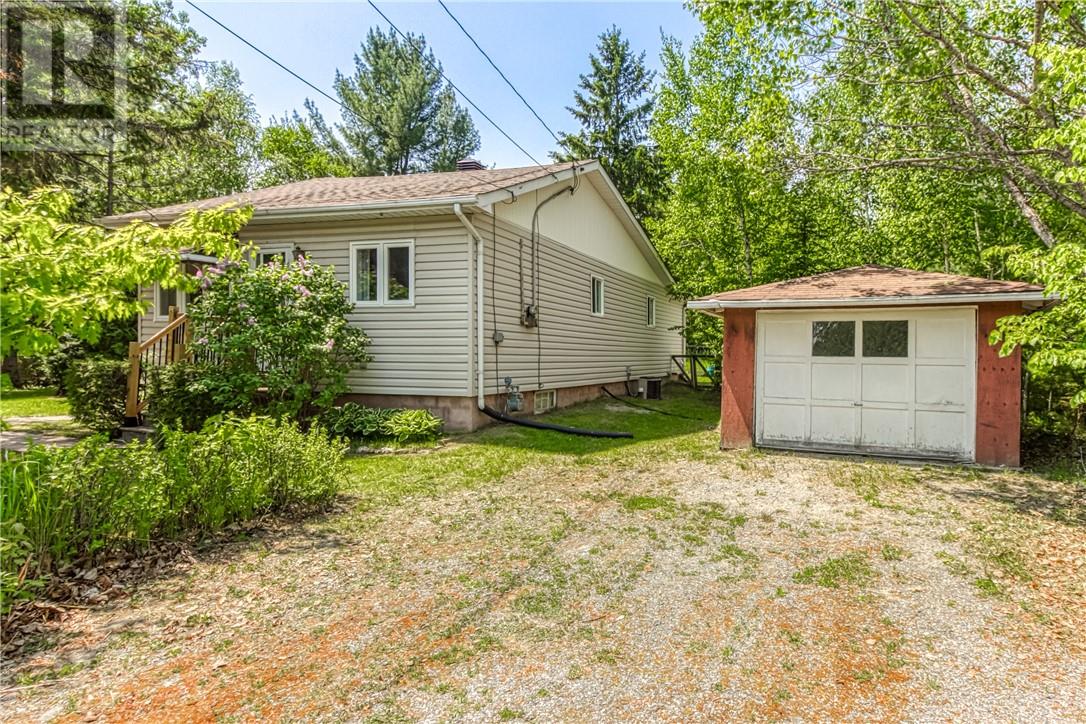 14 Oak Avenue, Coniston, Ontario P0M 1M0 - Photo 4 - 2125551