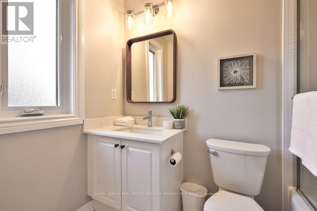 2247 Hummingbird Way, Oakville, Ontario L6M 3Z7 - Photo 21 - W12519226