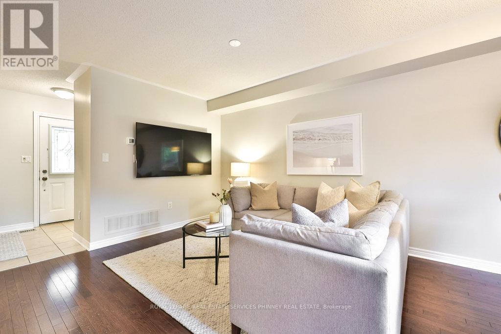 2247 Hummingbird Way, Oakville, Ontario L6M 3Z7 - Photo 6 - W12519226