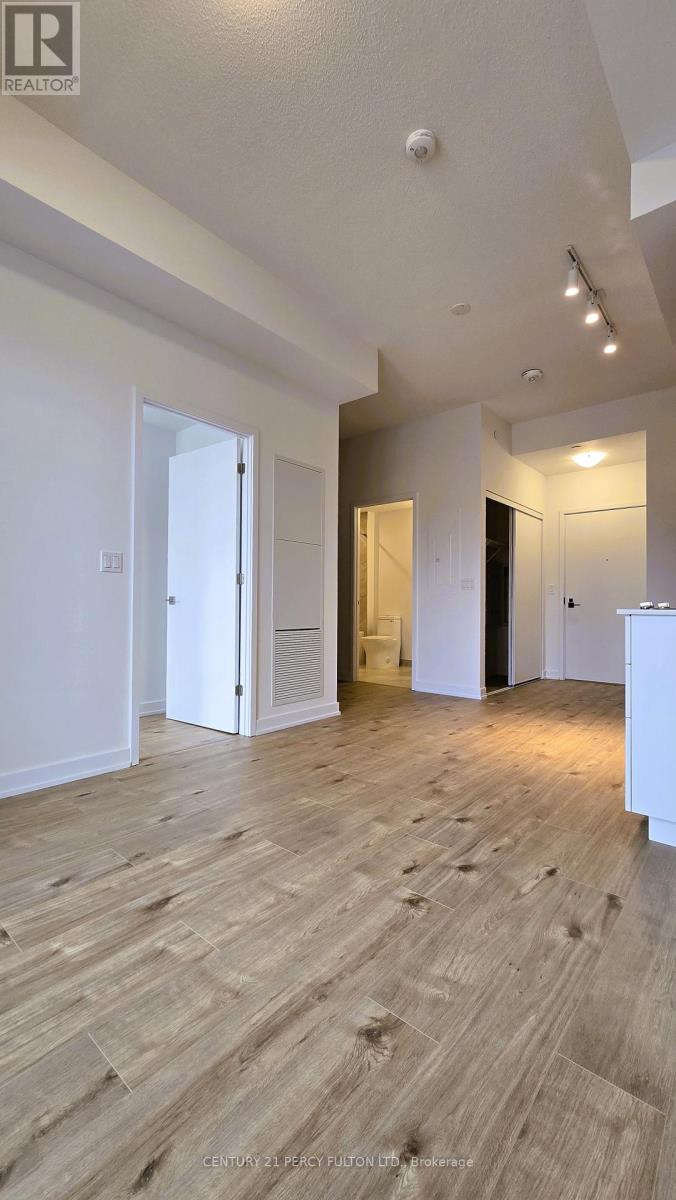 209 - 500 Plains Road E, Burlington, Ontario  L7T 0C8 - Photo 4 - W12519244