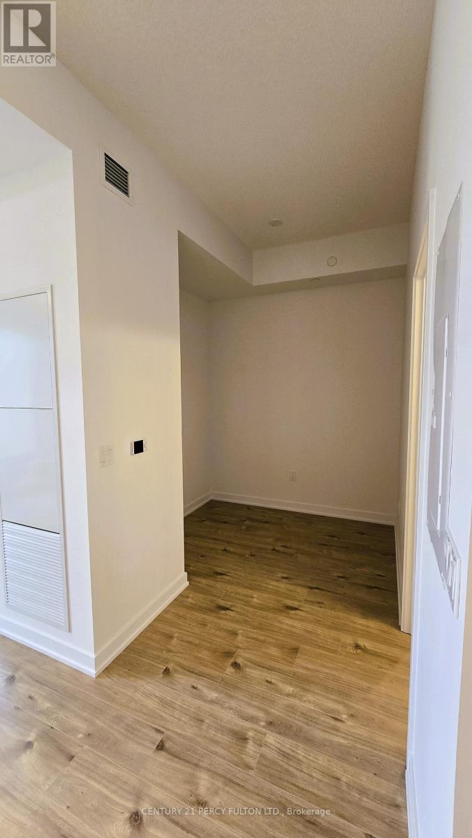 209 - 500 Plains Road E, Burlington, Ontario  L7T 0C8 - Photo 6 - W12519244