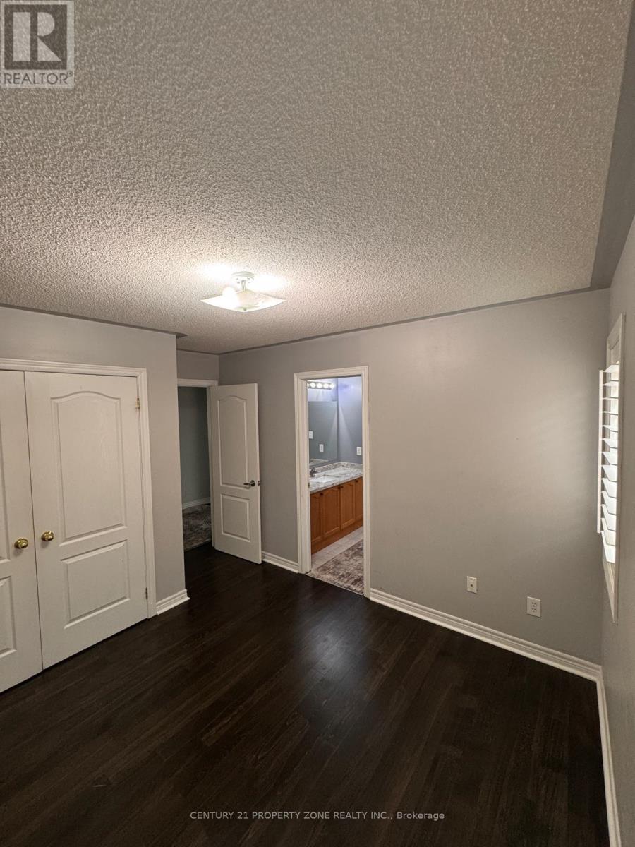 Room B - 33 Gamson Crescent, Brampton, Ontario L6R 0V7 - Photo 12 - W12519246