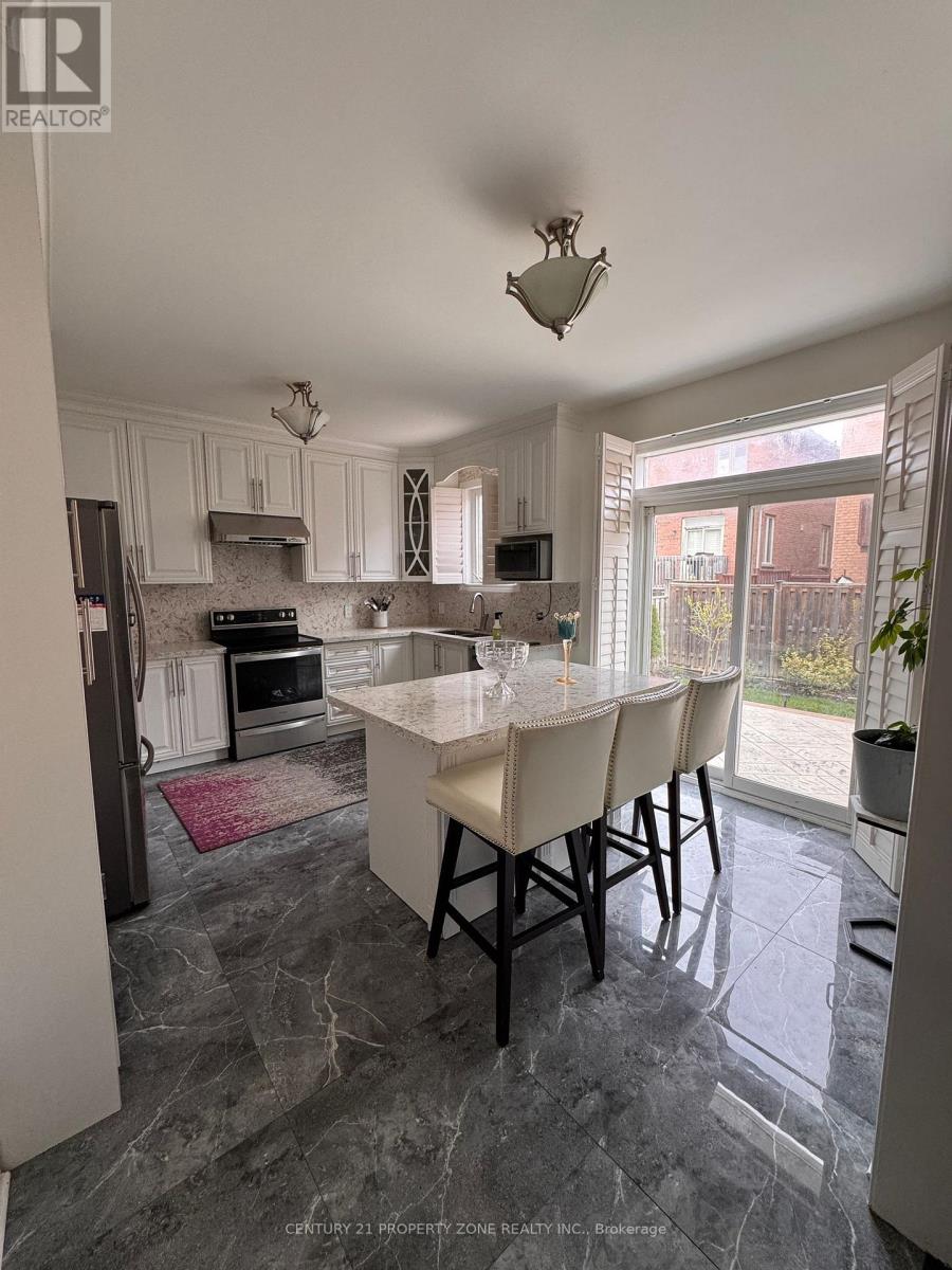 Room B - 33 Gamson Crescent, Brampton, Ontario L6R 0V7 - Photo 4 - W12519246