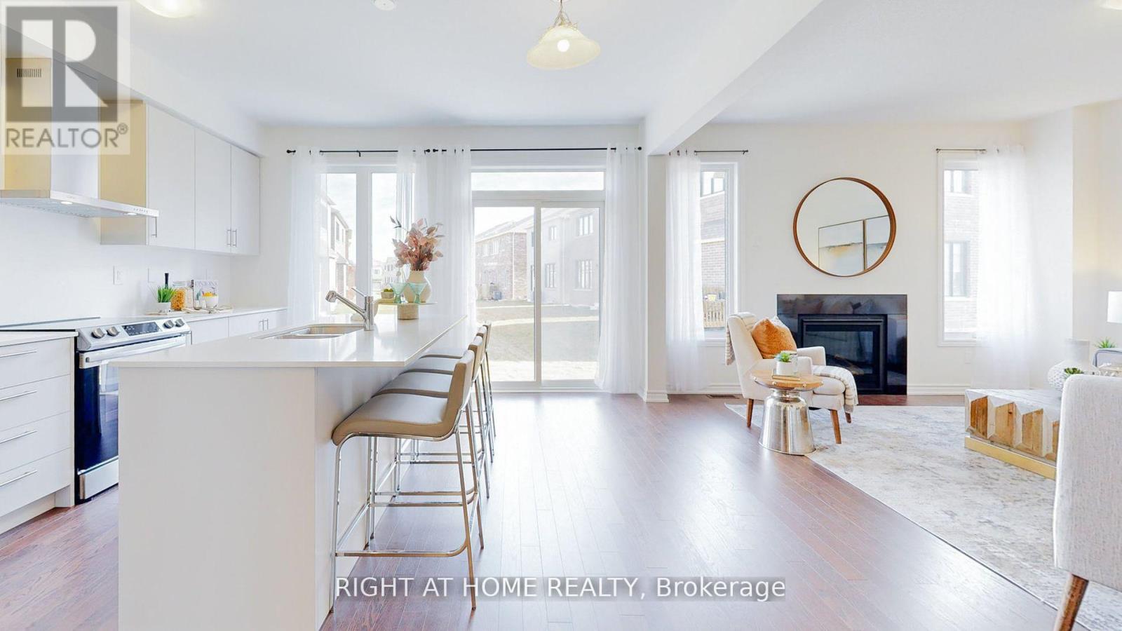 1462 Kitchen Court, Milton, Ontario L9E 1Y8 - Photo 2 - W12519256