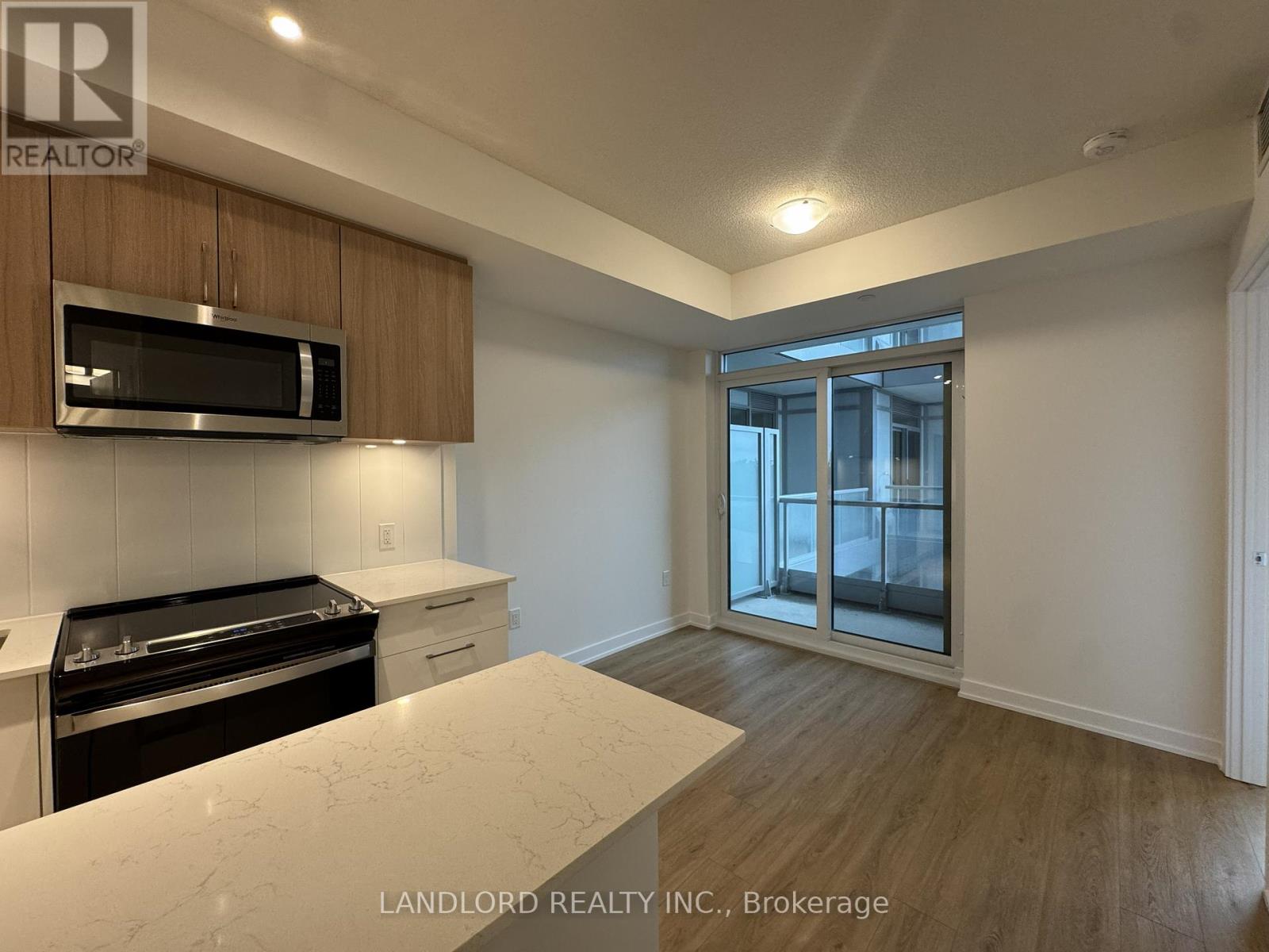 502 - 500 Plains Road E, Burlington, Ontario L7T 2E1 - Photo 10 - W12519258