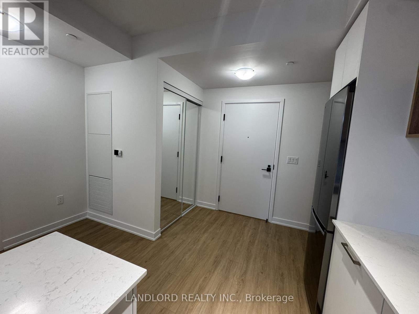 502 - 500 Plains Road E, Burlington, Ontario L7T 2E1 - Photo 12 - W12519258