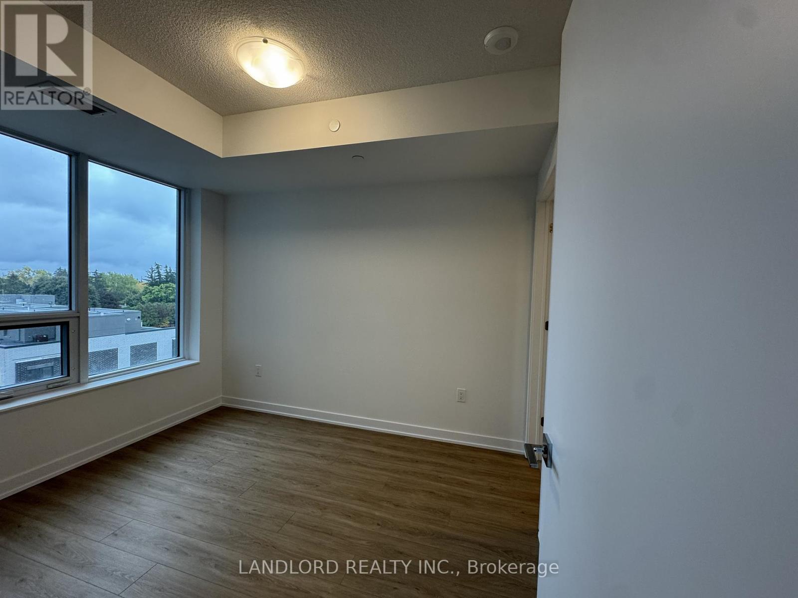 502 - 500 Plains Road E, Burlington, Ontario L7T 2E1 - Photo 16 - W12519258