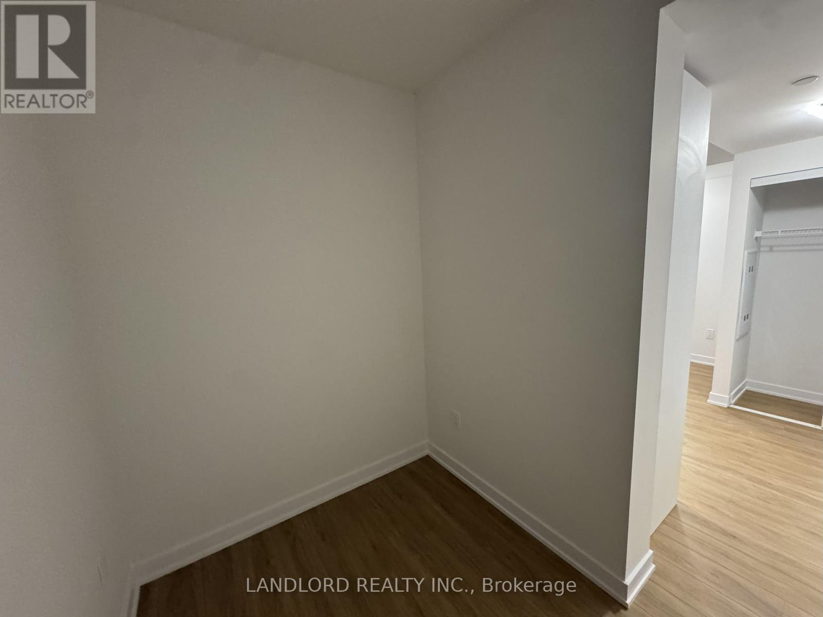 502 - 500 Plains Road E, Burlington, Ontario L7T 2E1 - Photo 20 - W12519258