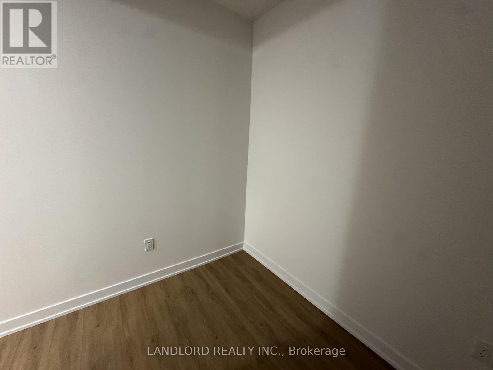 502 - 500 Plains Road E, Burlington, Ontario L7T 2E1 - Photo 21 - W12519258