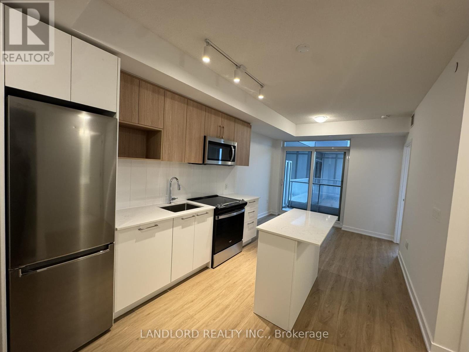 502 - 500 Plains Road E, Burlington, Ontario L7T 2E1 - Photo 5 - W12519258