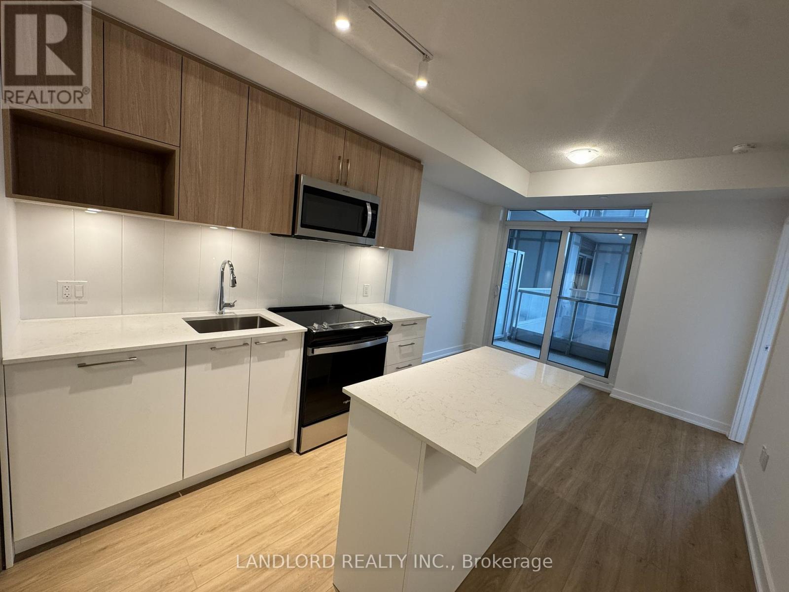 502 - 500 Plains Road E, Burlington, Ontario L7T 2E1 - Photo 8 - W12519258