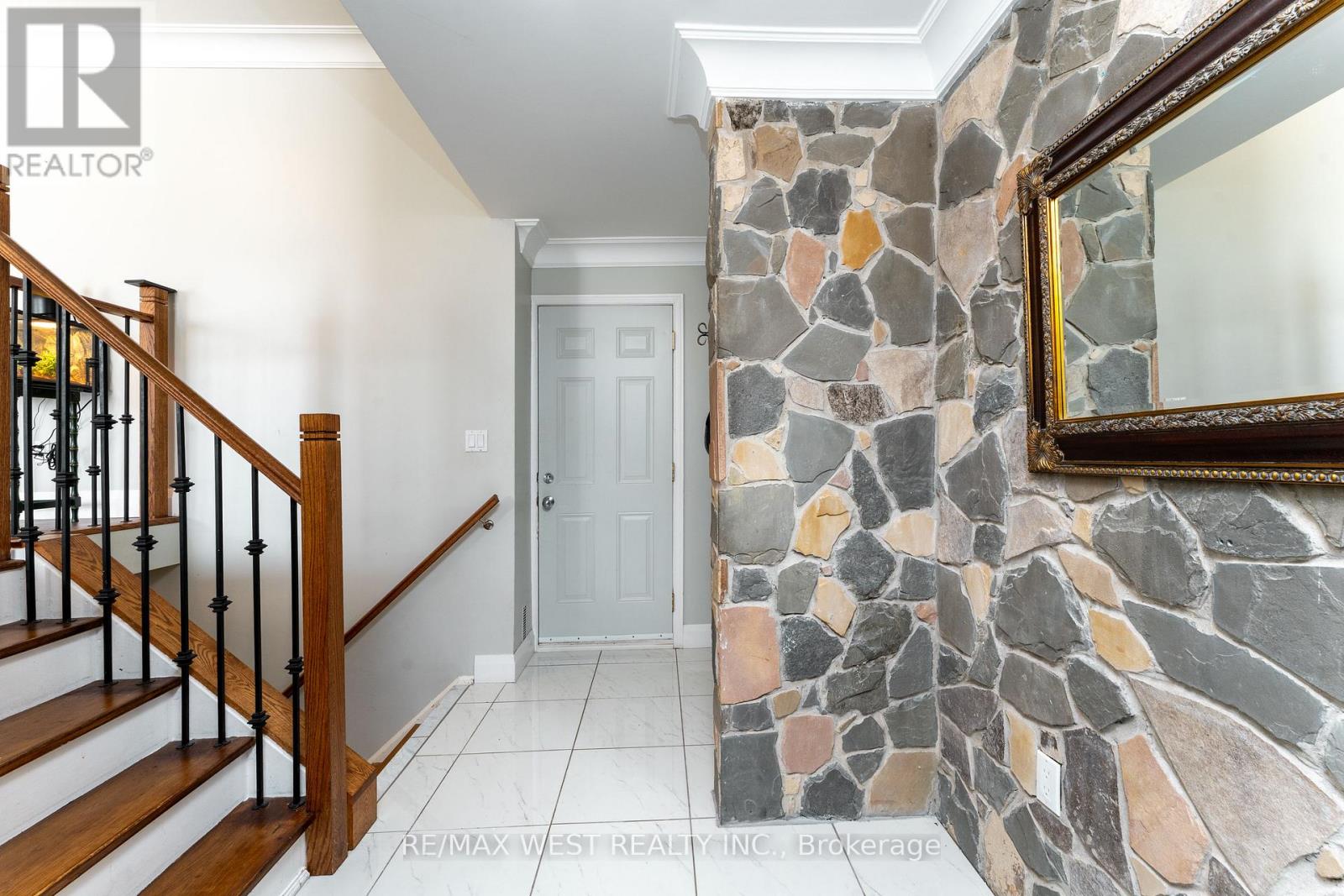 183 Ridge Road, Caledon, Ontario L7E 4V8 - Photo 11 - W12519264