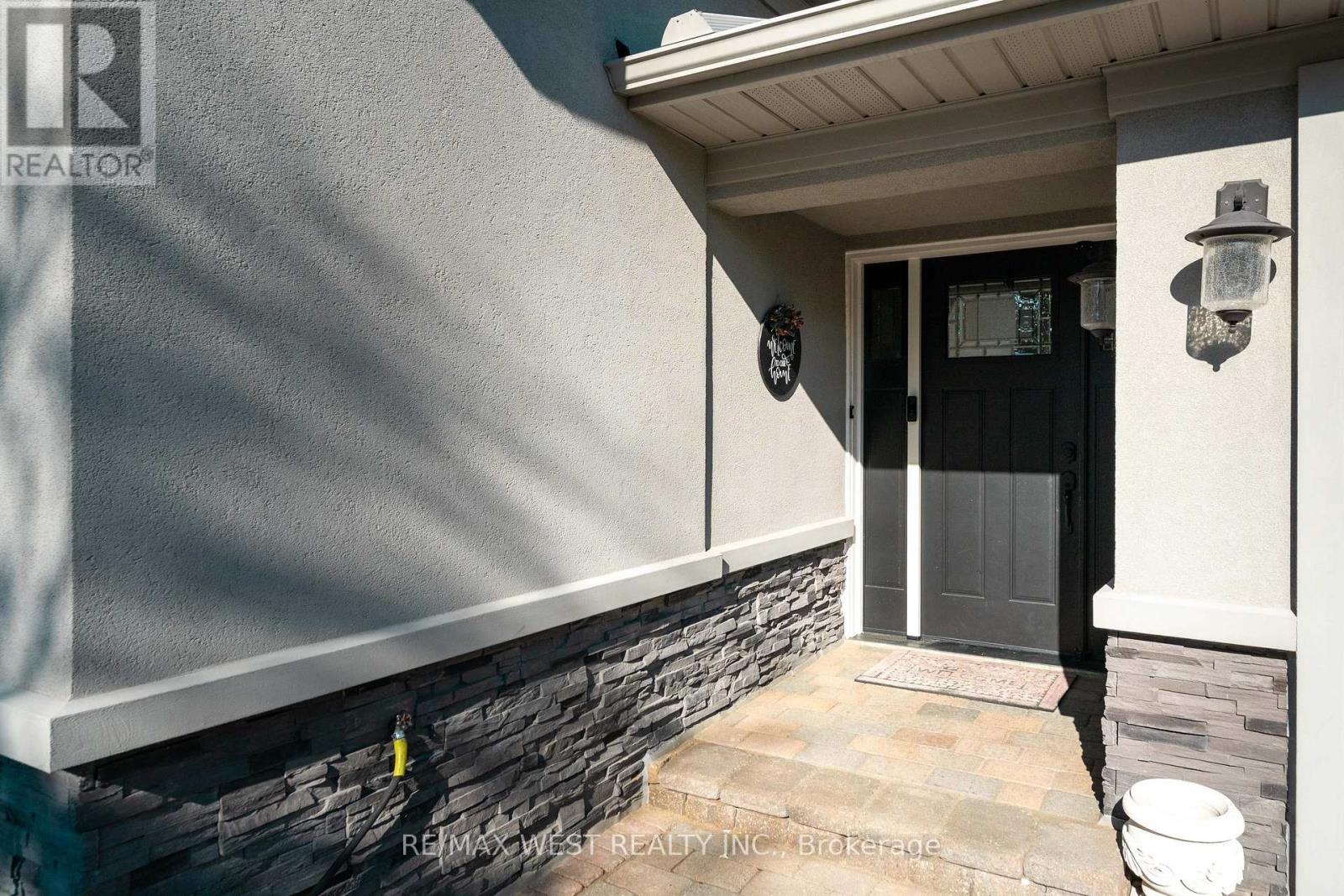 183 Ridge Road, Caledon, Ontario L7E 4V8 - Photo 9 - W12519264