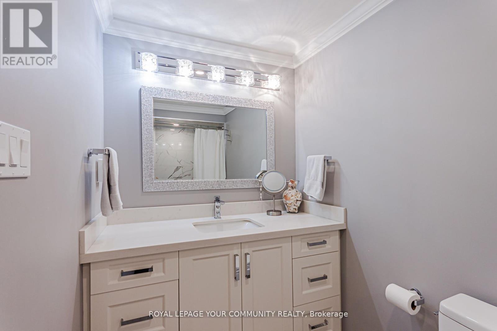 2903 Salerno Crescent, Mississauga, Ontario L5N 1T3 - Photo 15 - W12519292