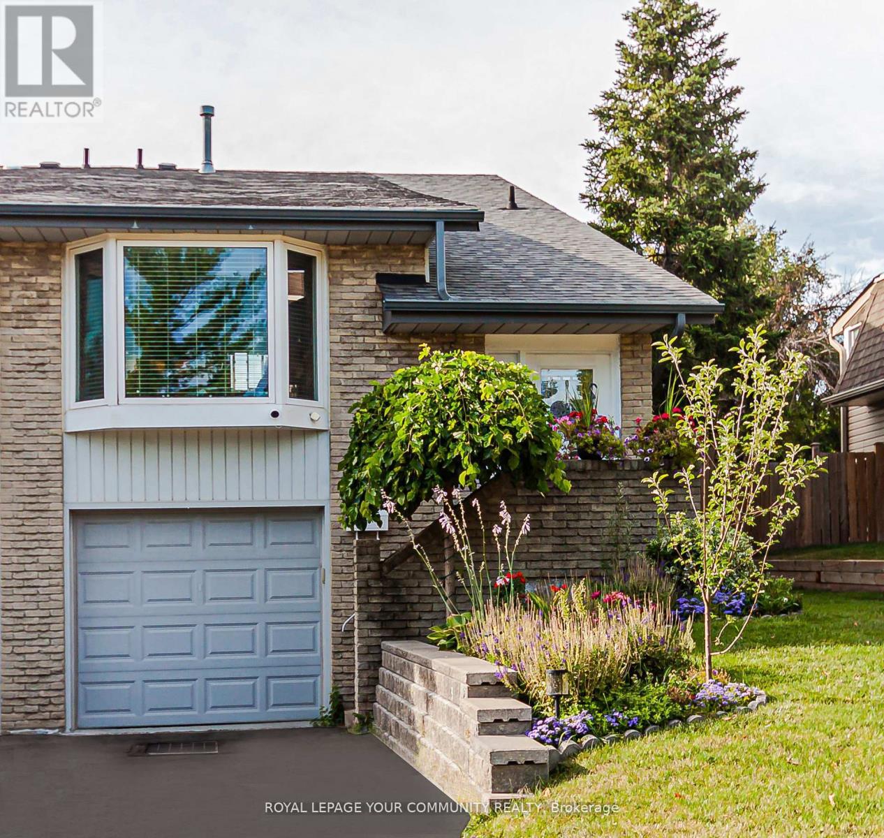 2903 Salerno Crescent, Mississauga, Ontario L5N 1T3 - Photo 2 - W12519292