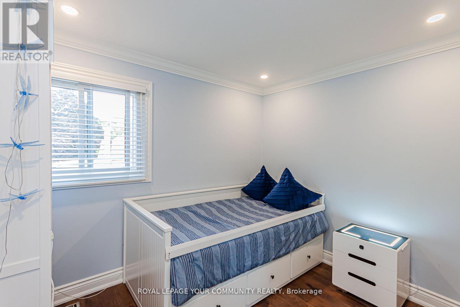 2903 Salerno Crescent, Mississauga, Ontario L5N 1T3 - Photo 11 - W12519330