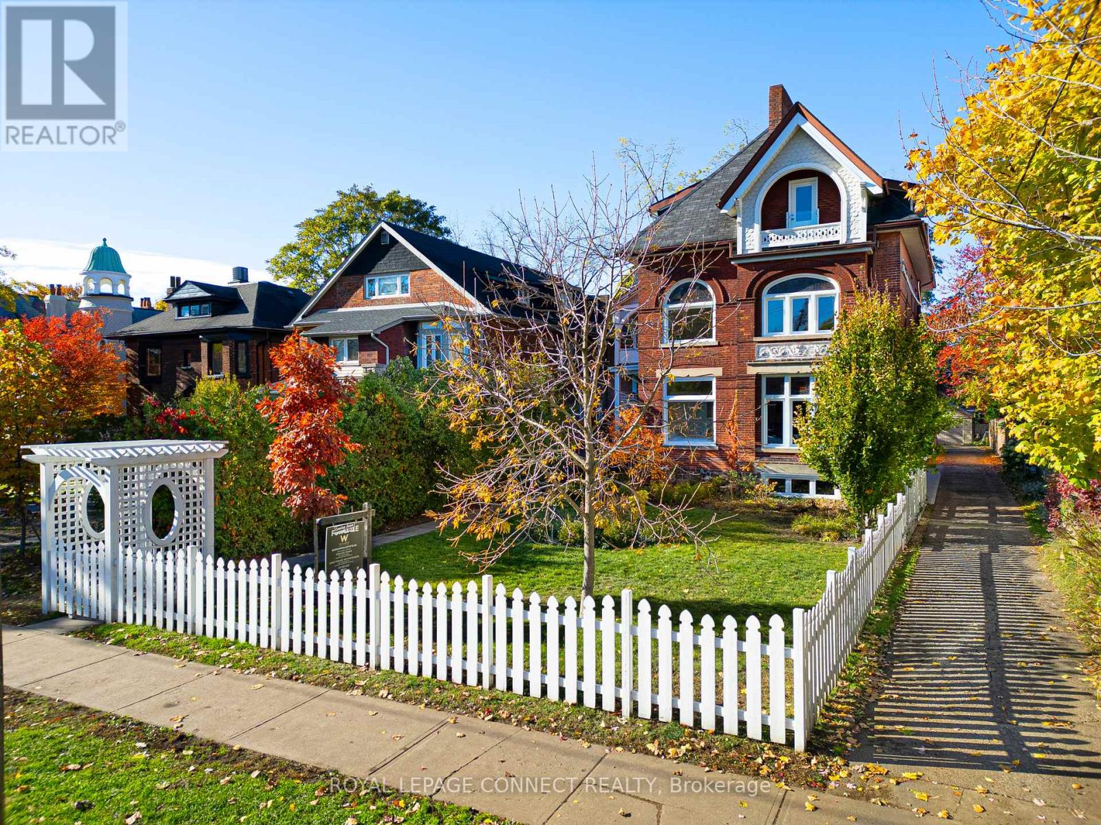 178 High Park Avenue, Toronto, Ontario  M6P 2S4 - Photo 7 - W12519354