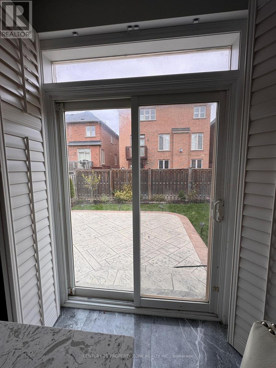 Master Bedroom - 33 Gamson Crescent, Brampton, Ontario L6R 0V7 - Photo 10 - W12519406