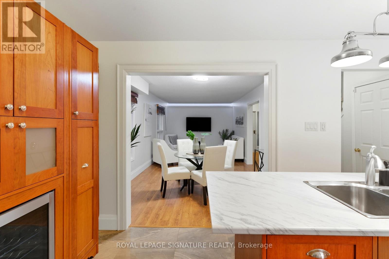 2993 Gulfstream Way, Mississauga, Ontario  L5N 6J8 - Photo 13 - W12519460