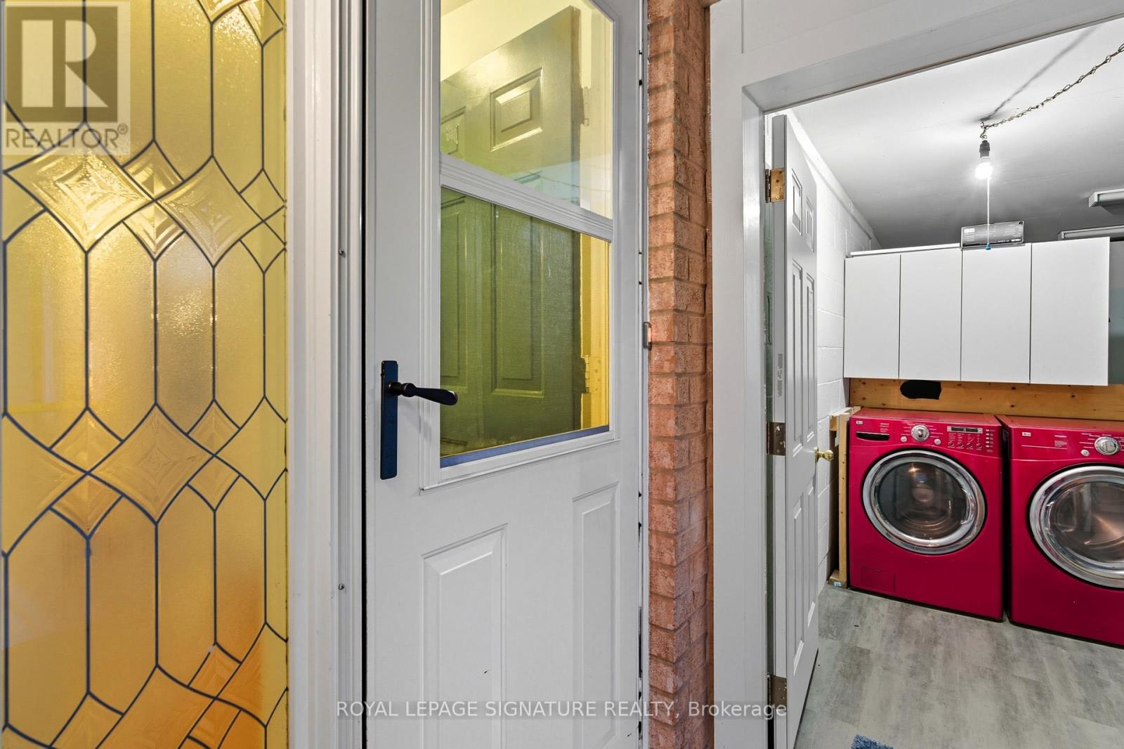 2993 Gulfstream Way, Mississauga, Ontario  L5N 6J8 - Photo 5 - W12519460