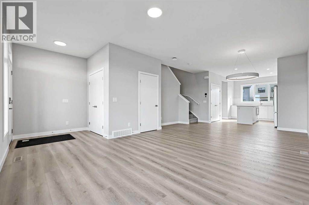 7019 Rangeview Avenue Se, Calgary, Alberta  T3S 0P9 - Photo 4 - A2266950