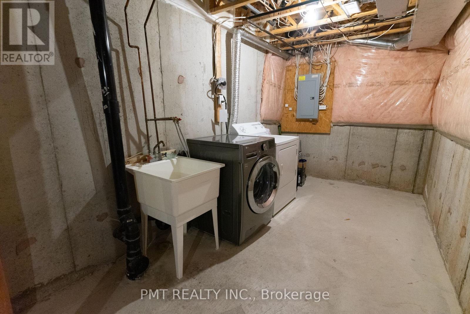 2151 Forest Gate Park, Oakville, Ontario  L6M 4B3 - Photo 22 - W12468049