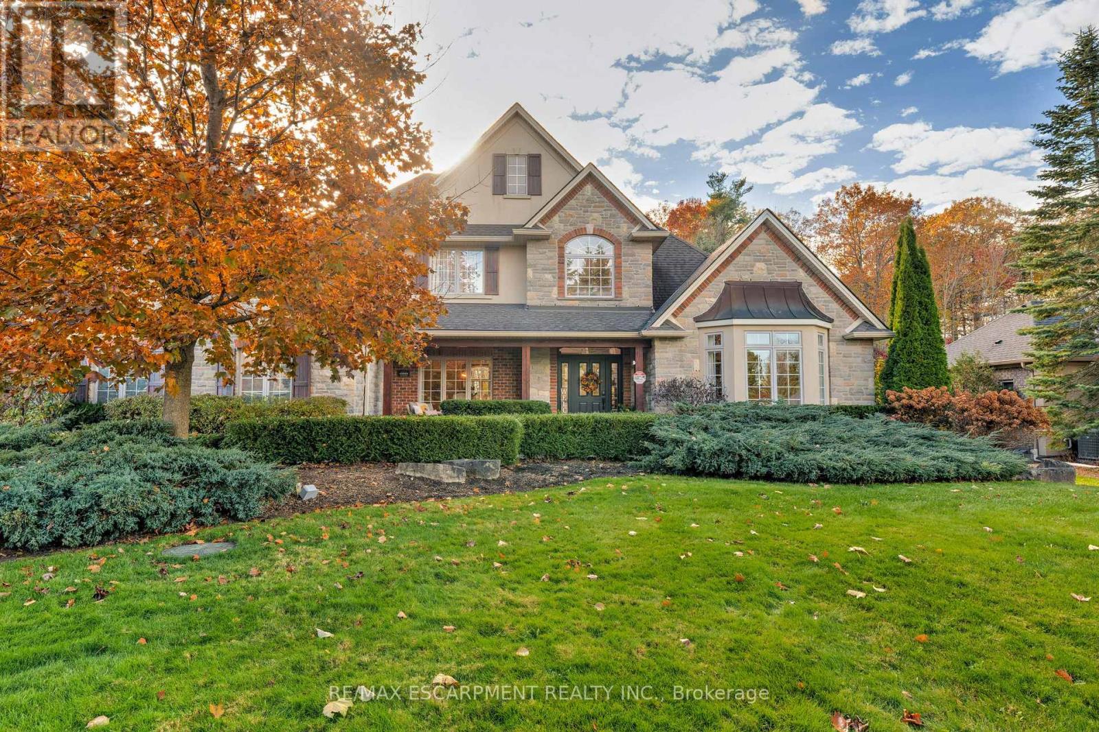 37 Appaloosa Trail, Hamilton, Ontario L0R 1H3 - Photo 2 - X12519442