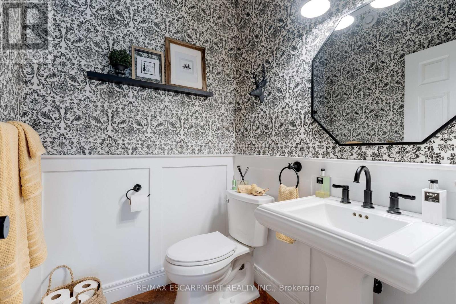 37 Appaloosa Trail, Hamilton, Ontario L0R 1H3 - Photo 25 - X12519442