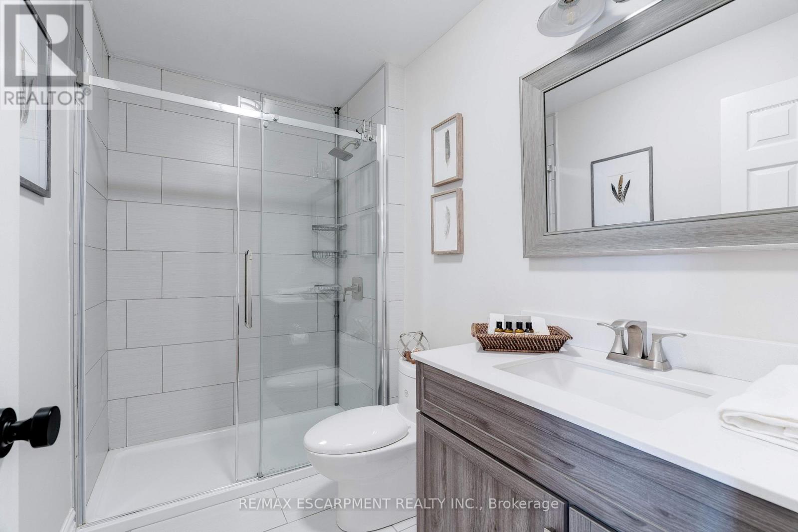 37 Appaloosa Trail, Hamilton, Ontario L0R 1H3 - Photo 27 - X12519442