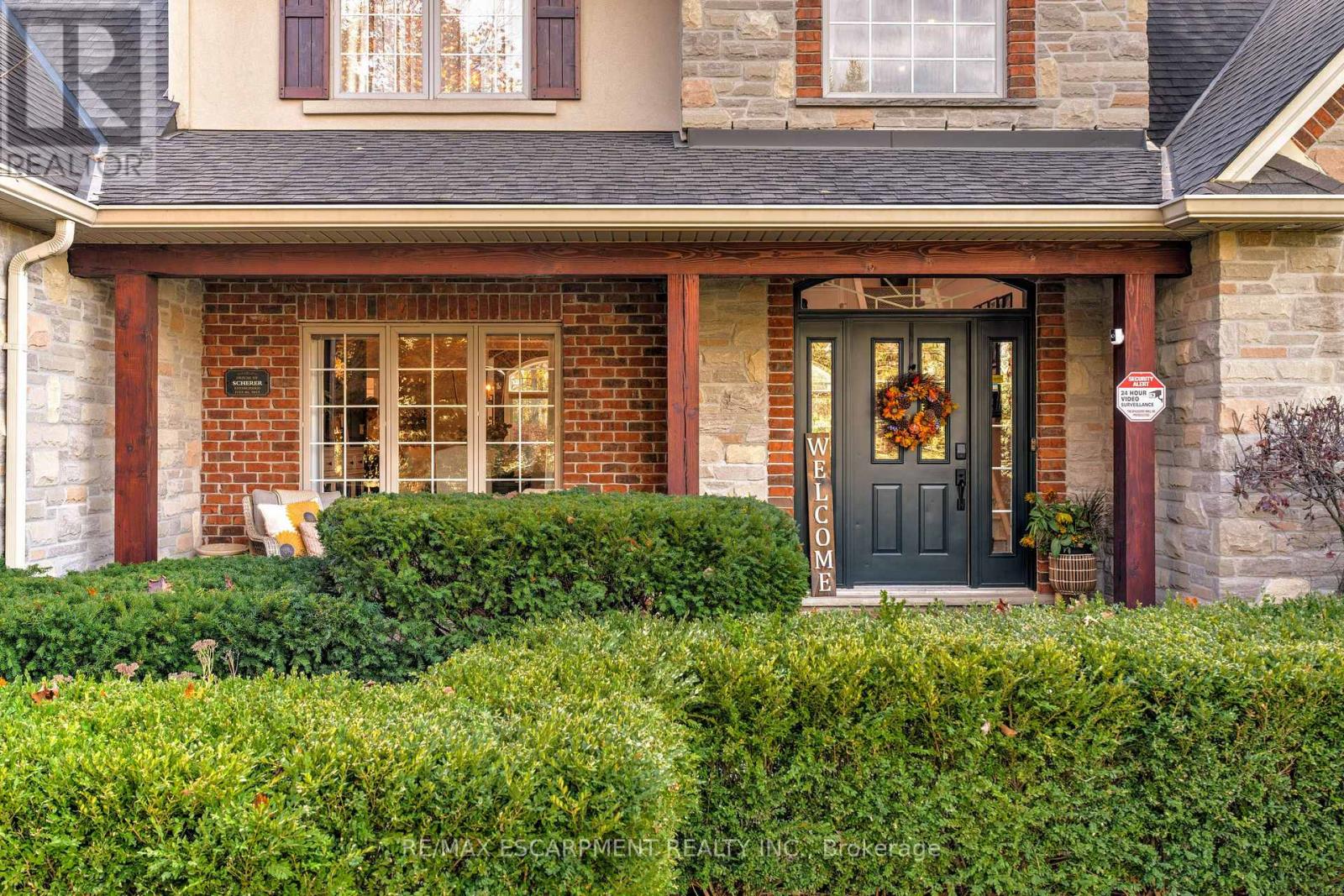 37 Appaloosa Trail, Hamilton, Ontario L0R 1H3 - Photo 3 - X12519442