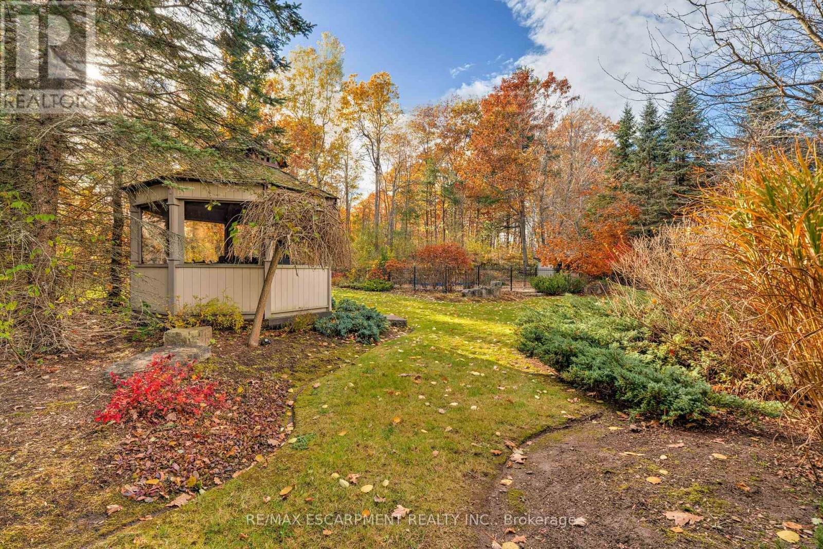 37 Appaloosa Trail, Hamilton, Ontario L0R 1H3 - Photo 34 - X12519442