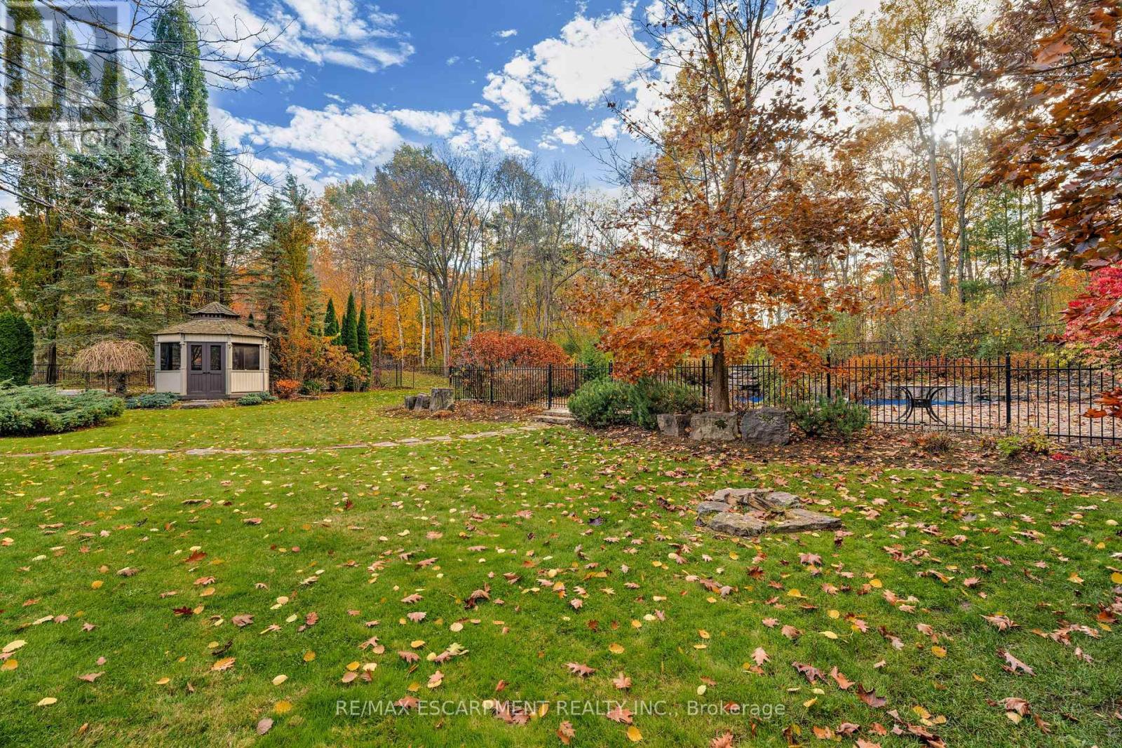 37 Appaloosa Trail, Hamilton, Ontario L0R 1H3 - Photo 36 - X12519442