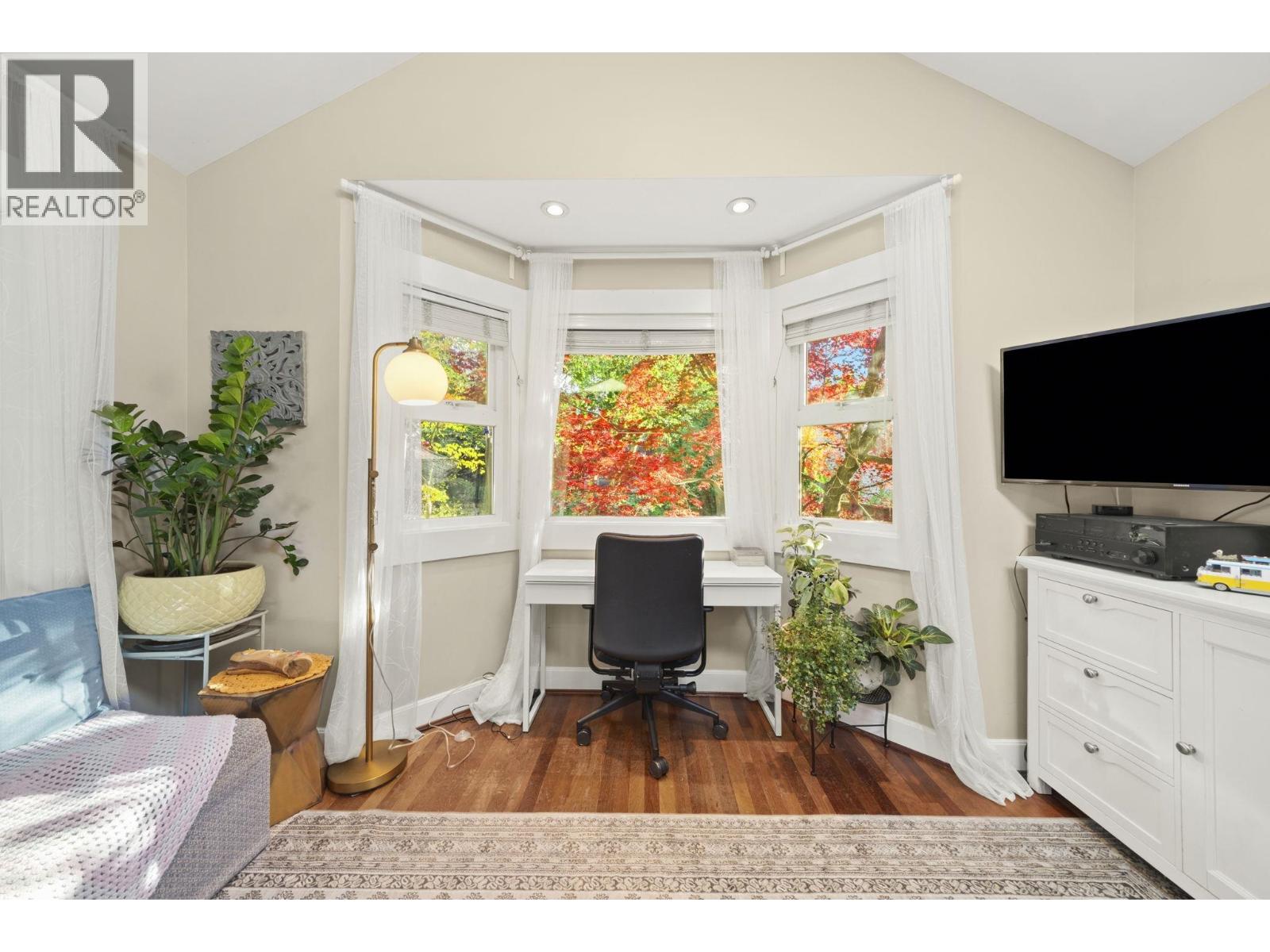 2340 Chesterfield Avenue, North Vancouver, British Columbia V7M 2R1 - Photo 10 - R3065537