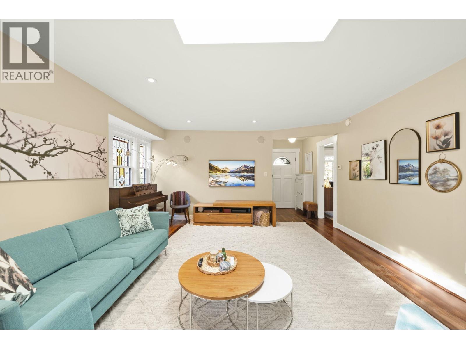 2340 Chesterfield Avenue, North Vancouver, British Columbia V7M 2R1 - Photo 2 - R3065537