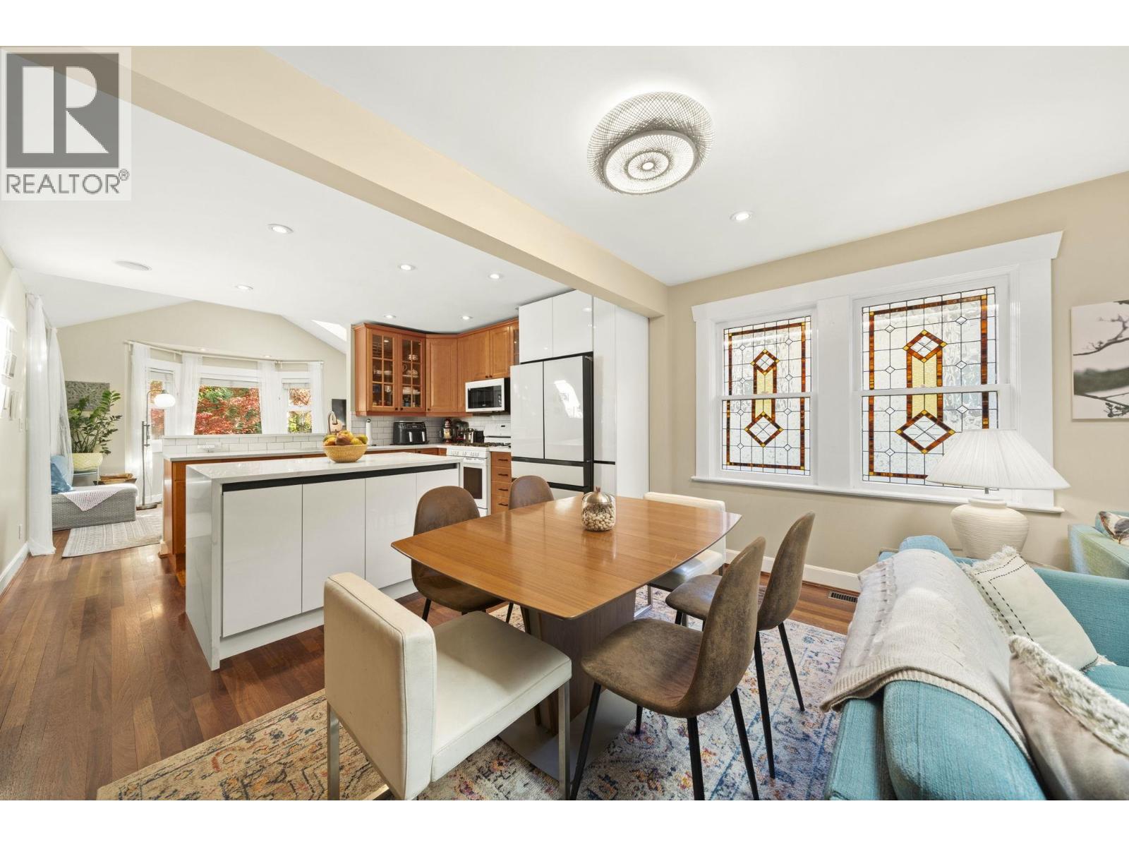 2340 Chesterfield Avenue, North Vancouver, British Columbia V7M 2R1 - Photo 5 - R3065537