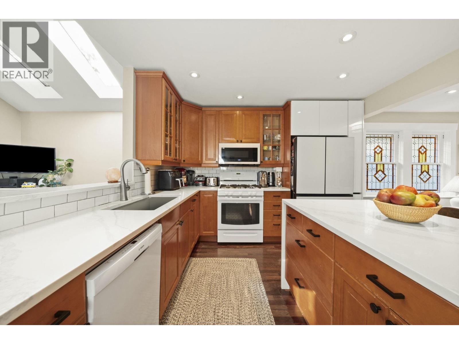 2340 Chesterfield Avenue, North Vancouver, British Columbia V7M 2R1 - Photo 6 - R3065537