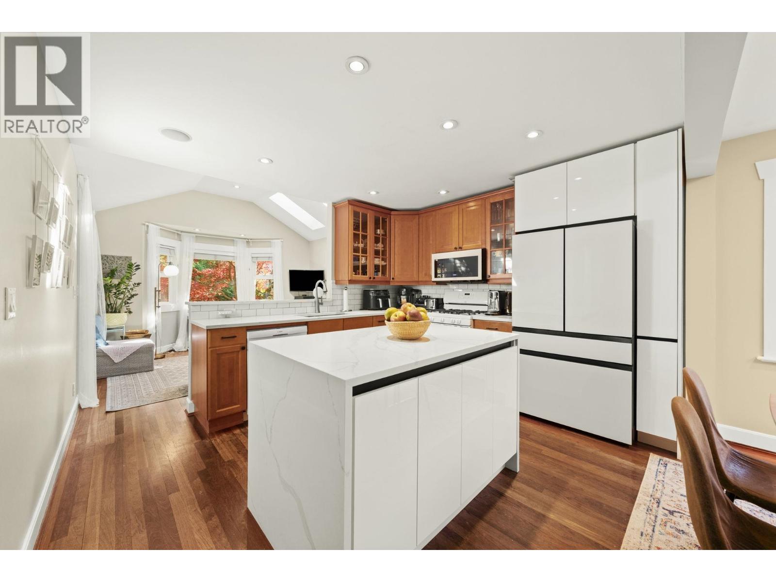 2340 Chesterfield Avenue, North Vancouver, British Columbia V7M 2R1 - Photo 8 - R3065537