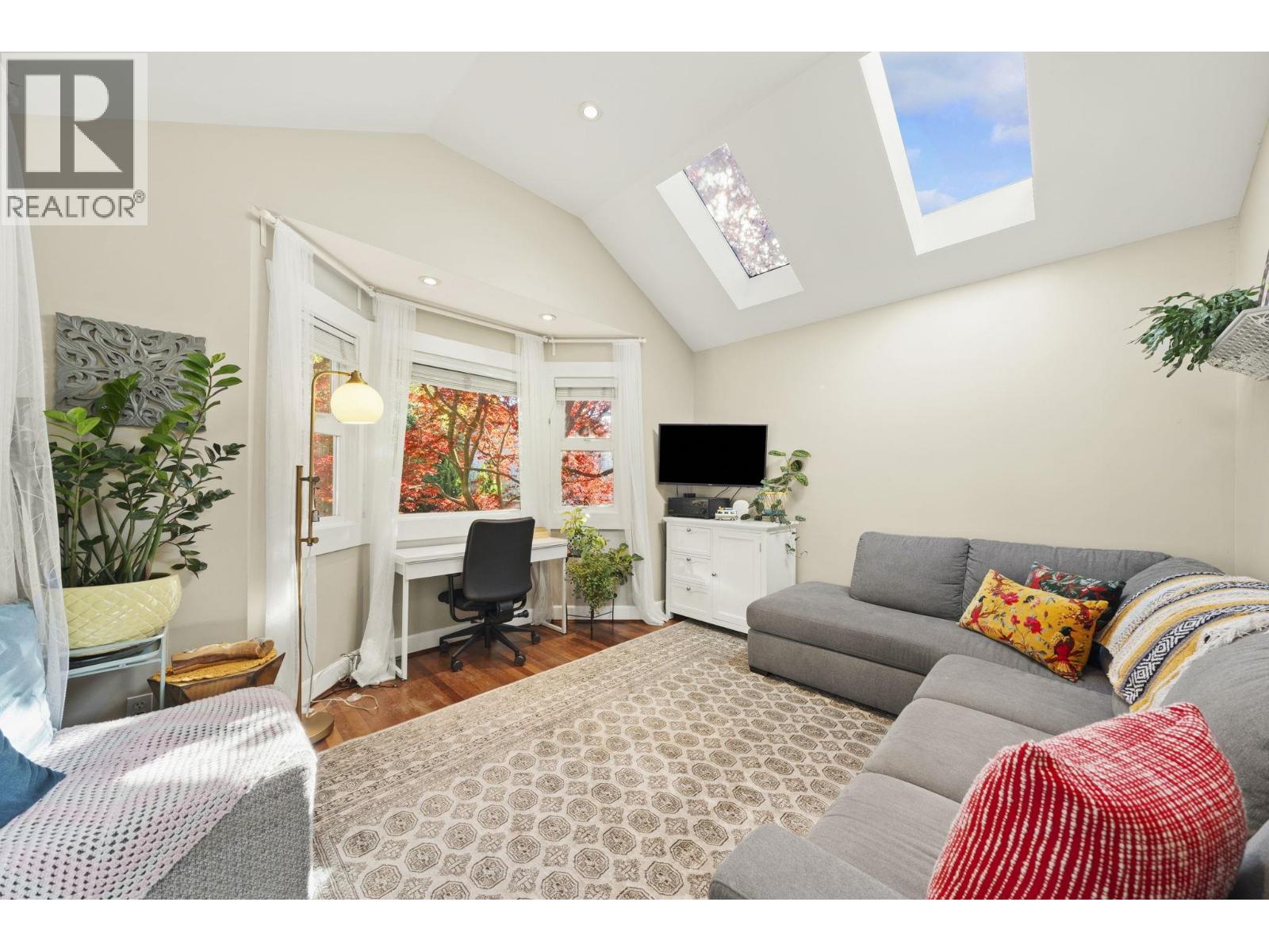 2340 Chesterfield Avenue, North Vancouver, British Columbia V7M 2R1 - Photo 9 - R3065537