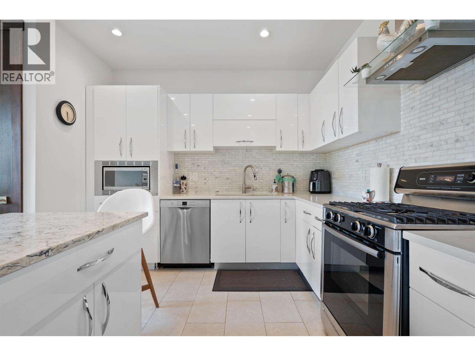 2643 Nelson Avenue, West Vancouver, British Columbia V7V 2R8 - Photo 37 - R3065547