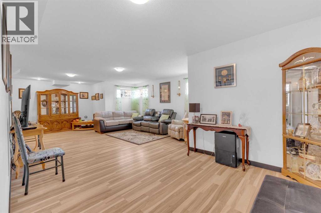 3901 49 Ave, Ponoka, Alberta  T4J 0B6 - Photo 26 - A2268854